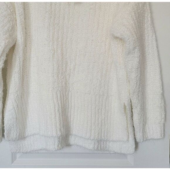21 Main Fuzzy Super soft Turtleneck Sweater - XL - White - Picture 2 of 10